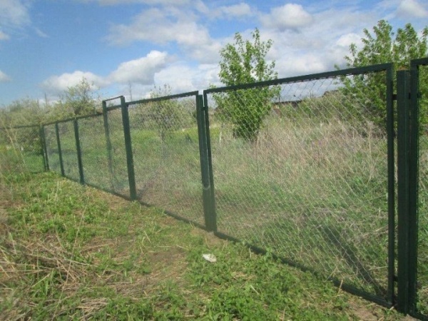 Секционный забор из сетки рабицы 1,8 м